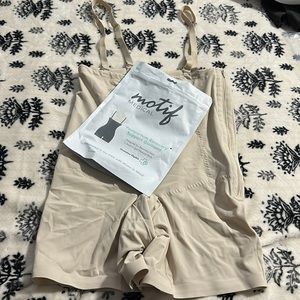 NWT Motif medical garment